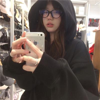 穿成权臣嫡女，我本色出演